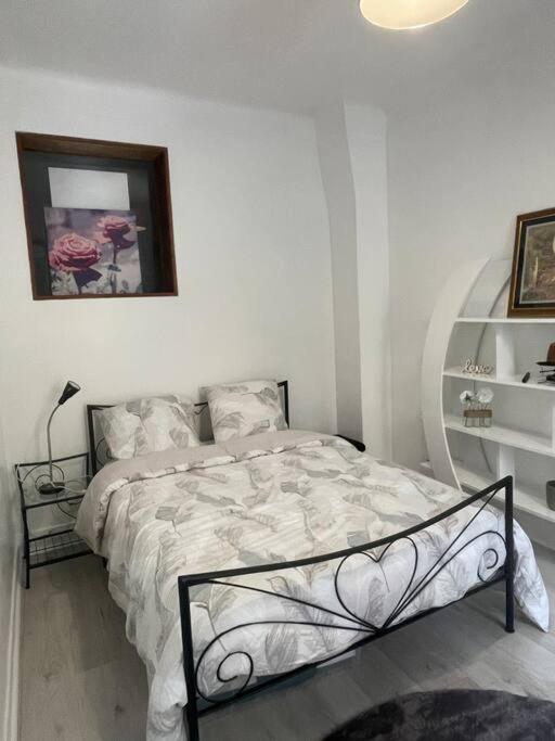 Cosy Apartment In Paris Saint-Ouen  Exterior photo